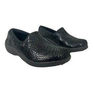 Skechers Womens Size 7.5 Relaxed Fit Savor Singular Slip On Loafers